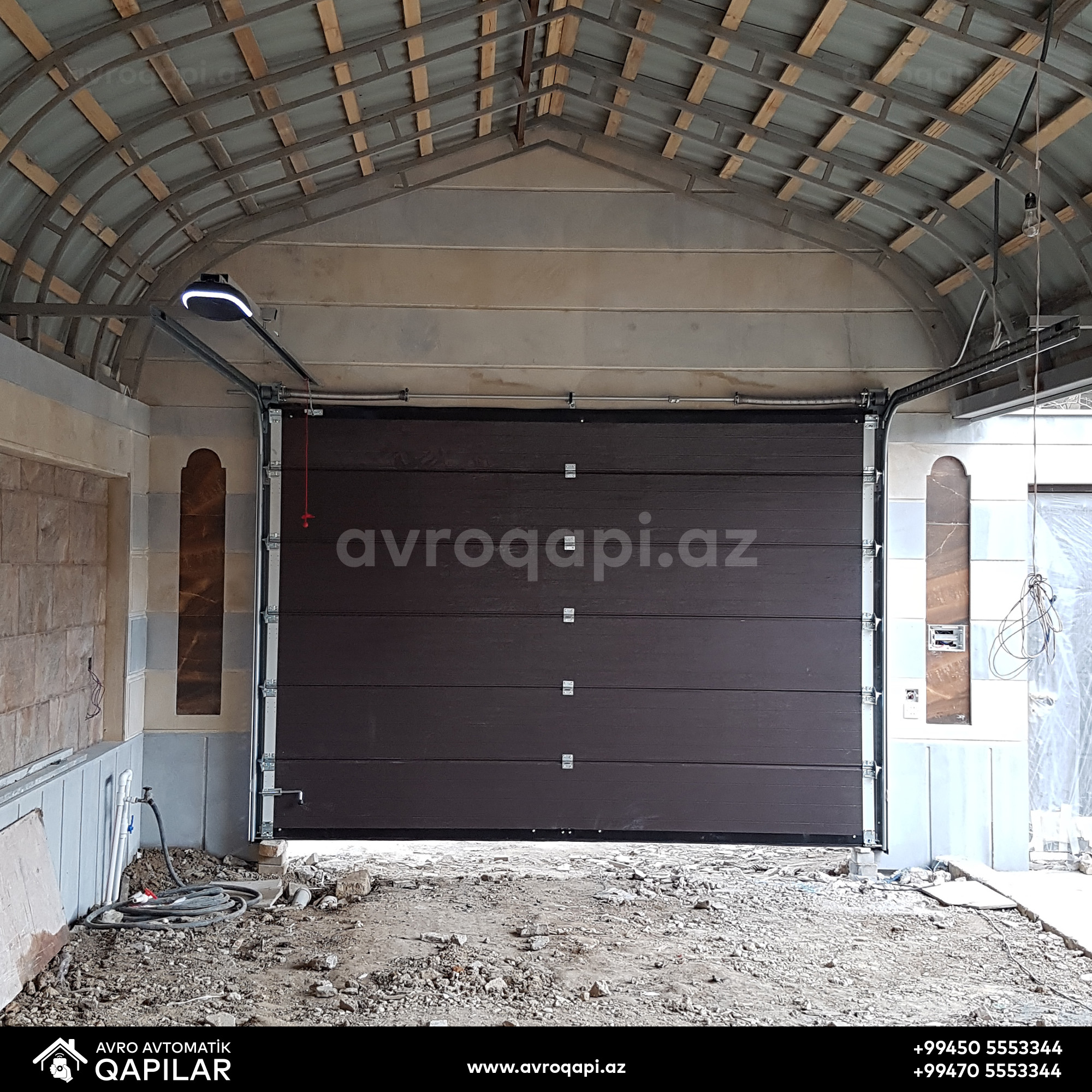 Şirkətimiz tərəfindən uğurla quraşdırılmış Seksiyonel Qaraj qapısı. ( Bakıxanov Qəsəbəsi )