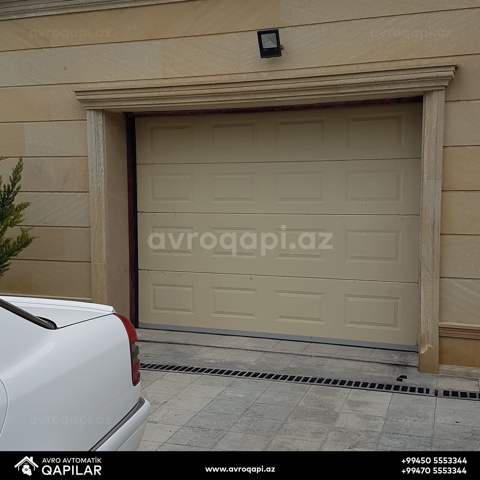 Təcrübəli heyətimiz Qaraj qapılarını istənilən memarlıq nümunəsinə uyğun şəkildə quraşdırır. ( Seksiyonel Qaraj qapısı ) 